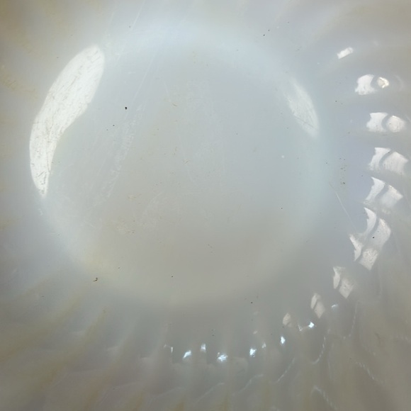 Fire King Anchor Hocking Vintage White Swirl Serving Bowl - Picture 3 of 8